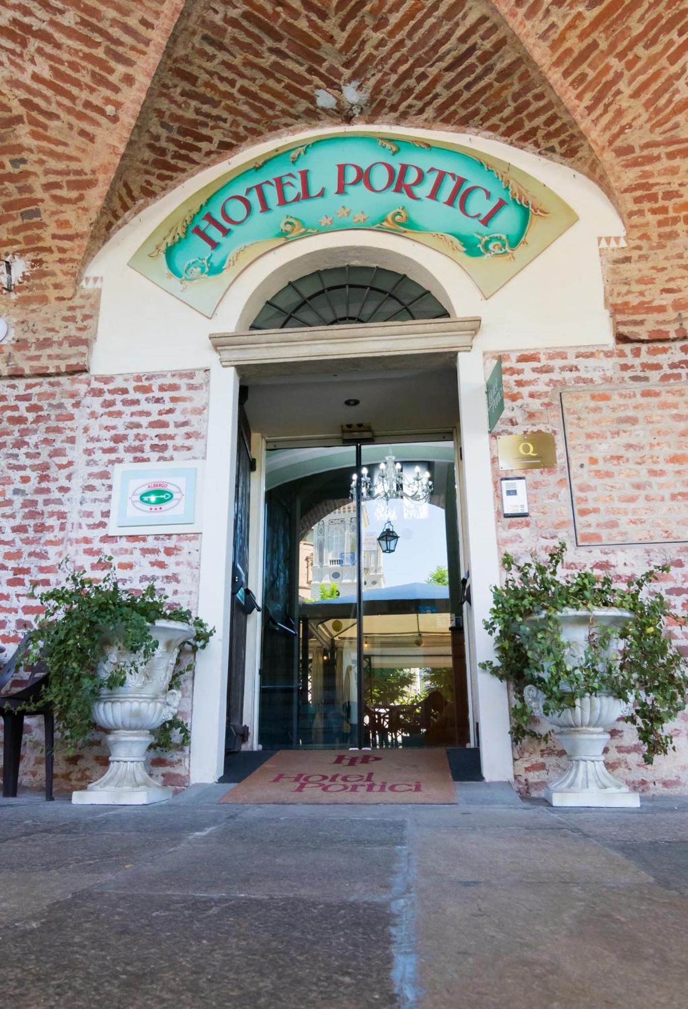 Hotel Portici Vicoforte Exterior foto